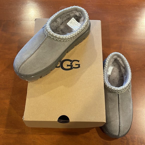 UGG Tasman Campfire clear bottom. New in Box - Picture 2 of 5